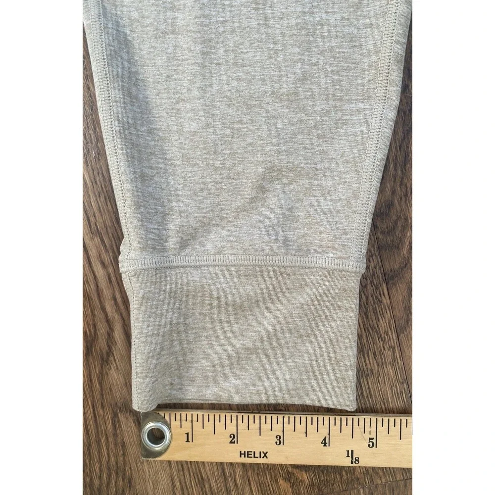 Vuori Sunday Performance Joggers Mens Medium Biscotti Sweatpants Athleisure V416